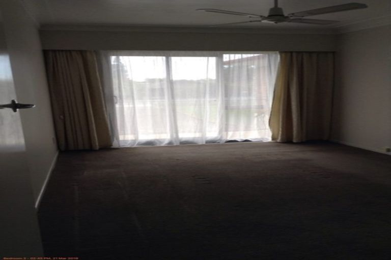 Photo of property in 15a Butterworth Avenue, Opaheke, Papakura, 2113