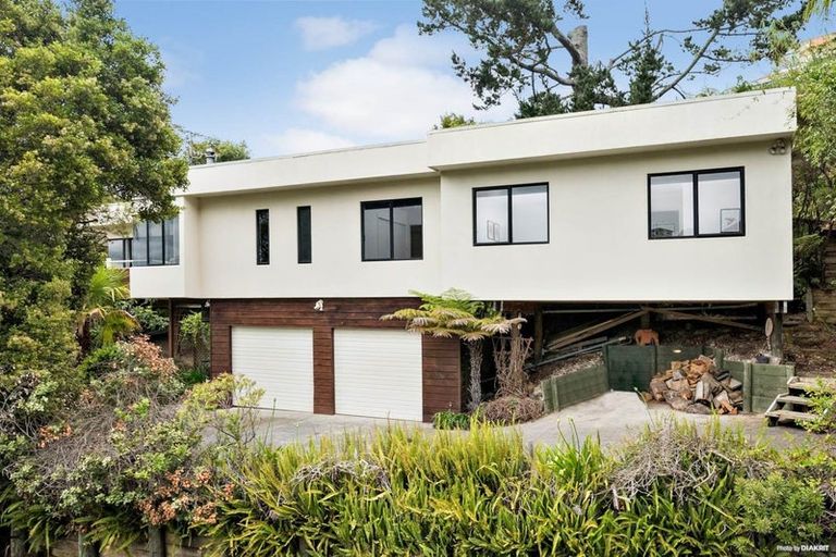 Photo of property in 6 Heatherleigh Rise, Northcross, Auckland, 0632