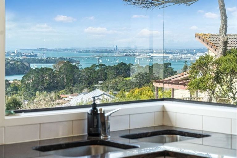 Photo of property in 30 Onetaunga Road, Chatswood, Auckland, 0626