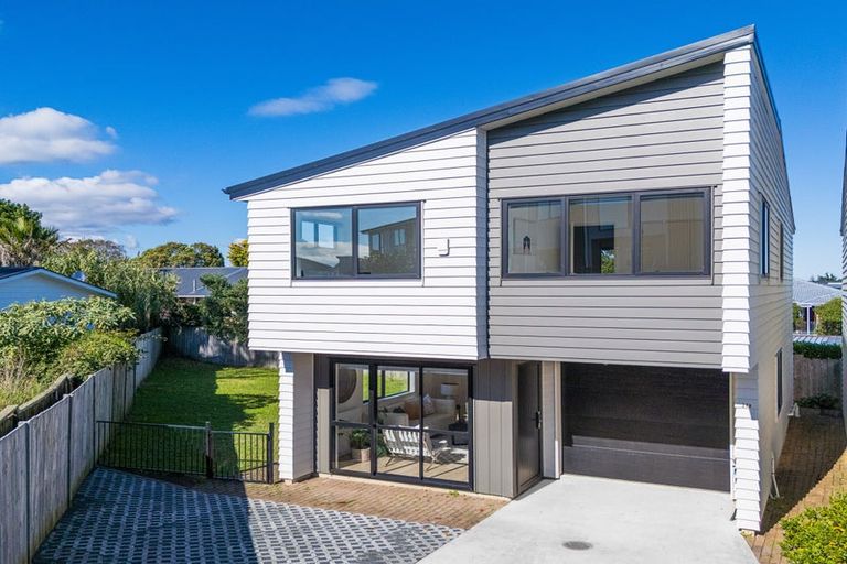 Photo of property in 29a Mackenzie Street, Te Atatu South, Auckland, 0610