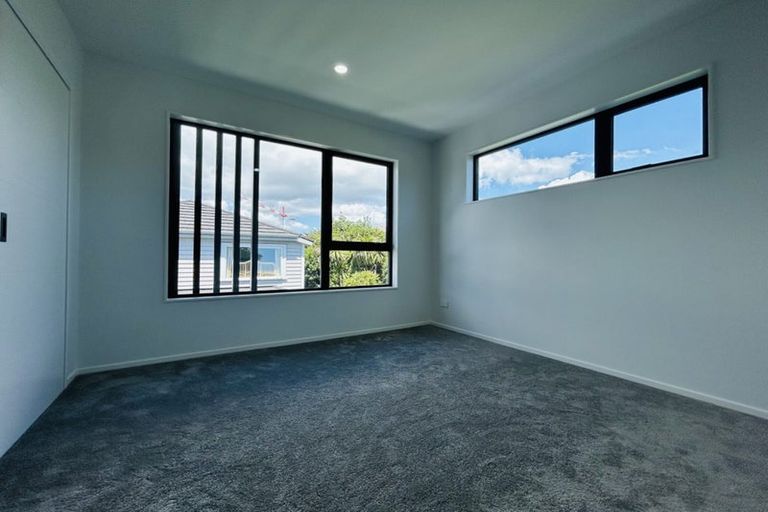 Photo of property in 17d Sorrel Crescent, Bucklands Beach, Auckland, 2012