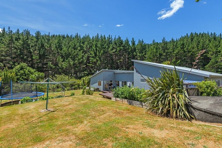 Photo of property in 37 County Heights Drive, Aokautere, Palmerston North, 4471