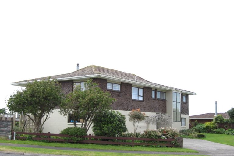 Photo of property in 22 Culzean Grove, Bell Block, New Plymouth, 4312
