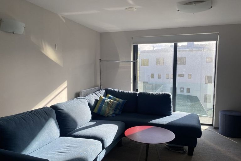 Photo of property in Dual Apartments, 411/142 Vivian Street, Te Aro, Wellington, 6011