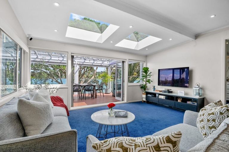Photo of property in 59 Pohutukawa Avenue, Shelly Park, Auckland, 2014