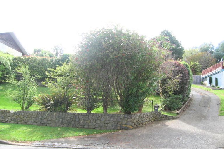 Photo of property in 15 Vista Crescent, Maoribank, Upper Hutt, 5018