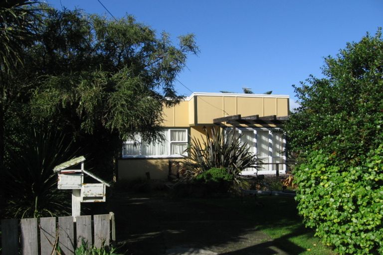 Photo of property in 14 Airlie Road, Plimmerton, Porirua, 5026