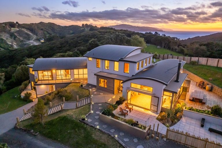 Photo of property in 3 Coroglen Rise, Pukerua Bay, 5026