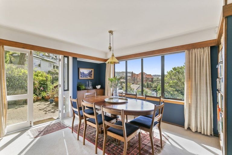 Photo of property in 31 Wadestown Road, Wadestown, Wellington, 6012