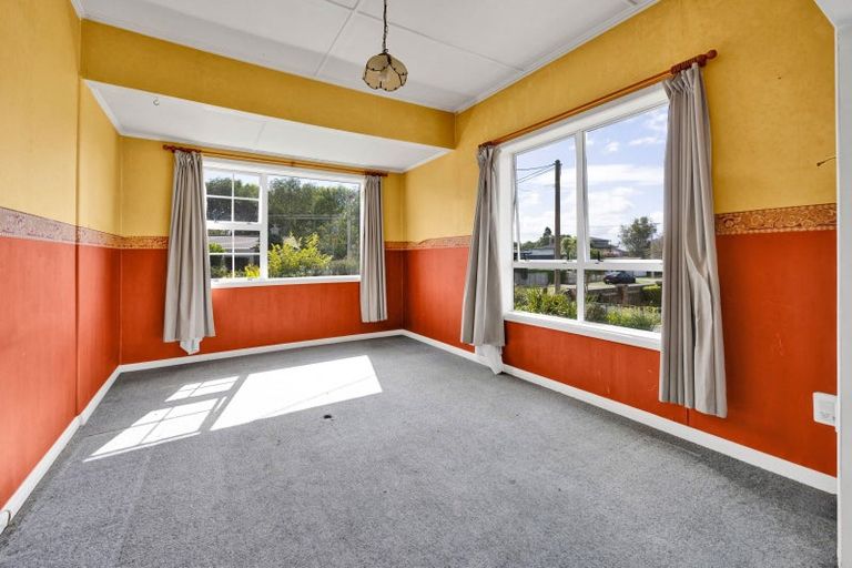 Photo of property in 18 Cameron Street, Hawera, 4610