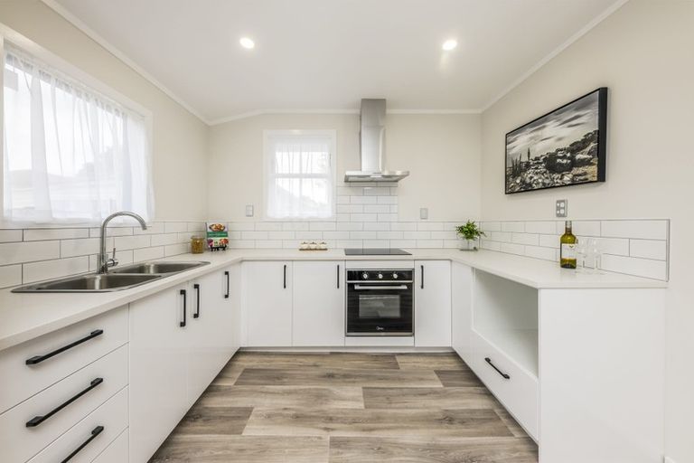 Photo of property in 2/22 Mcdougall Street, Manurewa East, Auckland, 2102