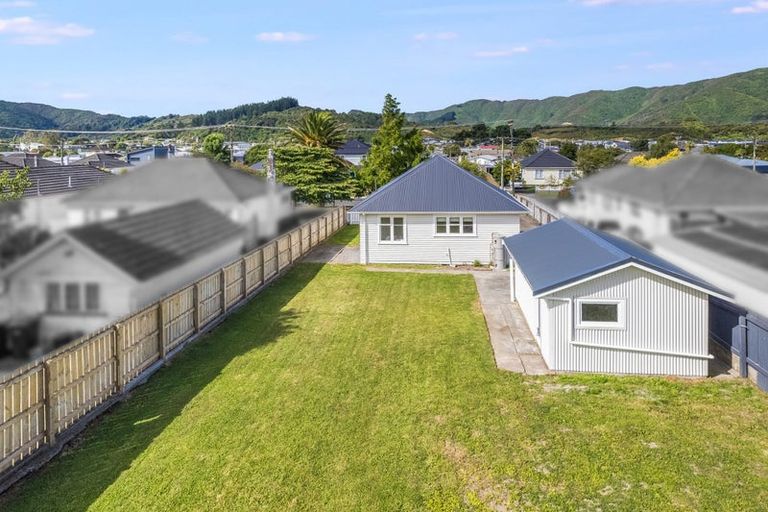 Photo of property in 15 Totara Street, Wainuiomata, Lower Hutt, 5014