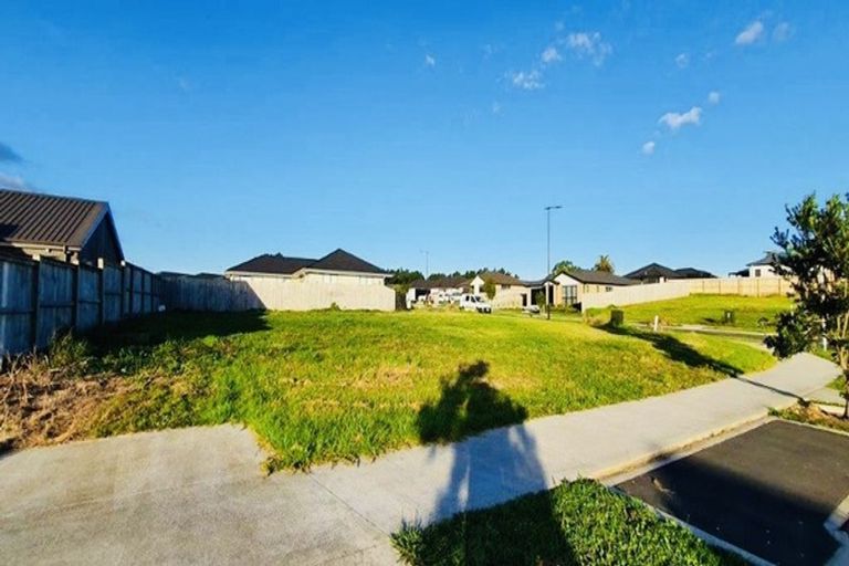 Photo of property in 6 Dame Nganeko Drive, Glenbrook, 2681