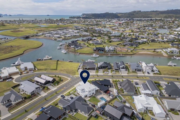 Photo of property in 8 Awatea Drive, Whitianga, 3510