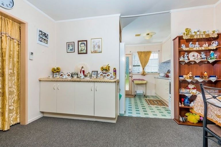 Photo of property in 1/38 Edmonton Road, Henderson, Auckland, 0612