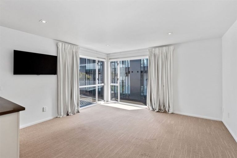 Photo of property in 8/32 Cranmer Square, Christchurch Central, Christchurch, 8013
