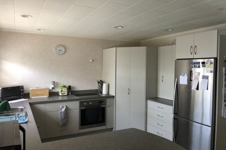 Photo of property in 60 John F Kennedy Drive, Milson, Palmerston North, 4414