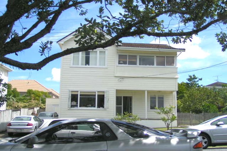 Photo of property in 28 Princes Street, Northcote Point, Auckland, 0627