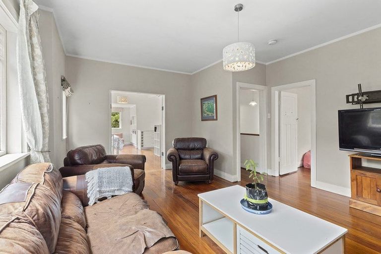 Photo of property in 70 Nottingham Street, Karori, Wellington, 6012