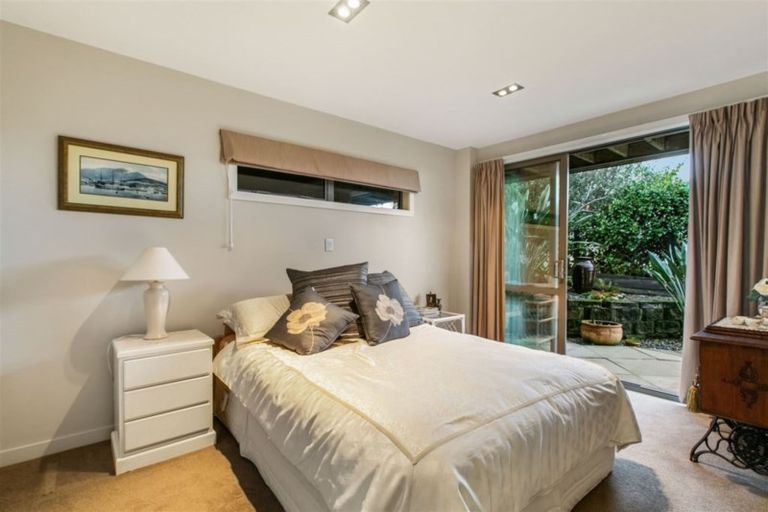 Photo of property in 5a Bernleigh Terrace, West Harbour, Auckland, 0618