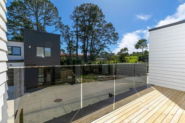 Photo of property in 19 Korokio Lane, Henderson, Auckland, 0612