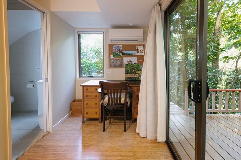 Photo of property in 10 Peregrine Place, Birkenhead, Auckland, 0626