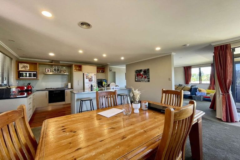 Photo of property in 204 Heta Road, Merrilands, New Plymouth, 4312