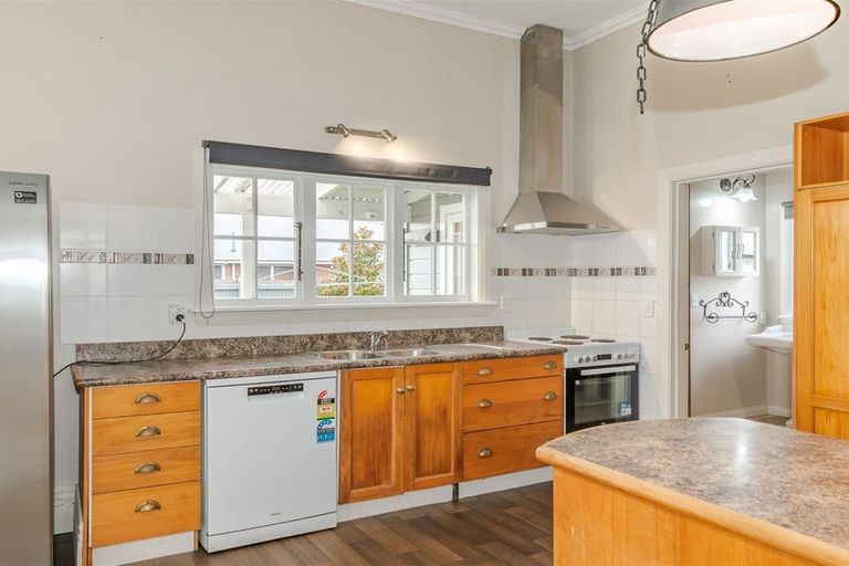 Photo of property in 9 Queen Street, Westport, 7825