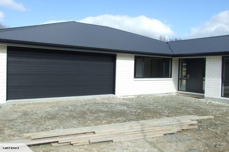 Photo of property in 22 Freedom Drive, Kelvin Grove, Palmerston North, 4414
