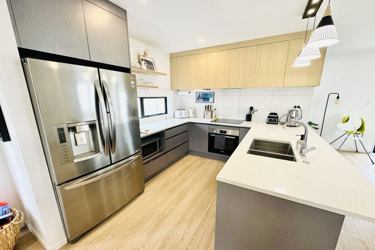 Photo of property in 64a Rosewarne Crescent, Glendene, Auckland, 0602