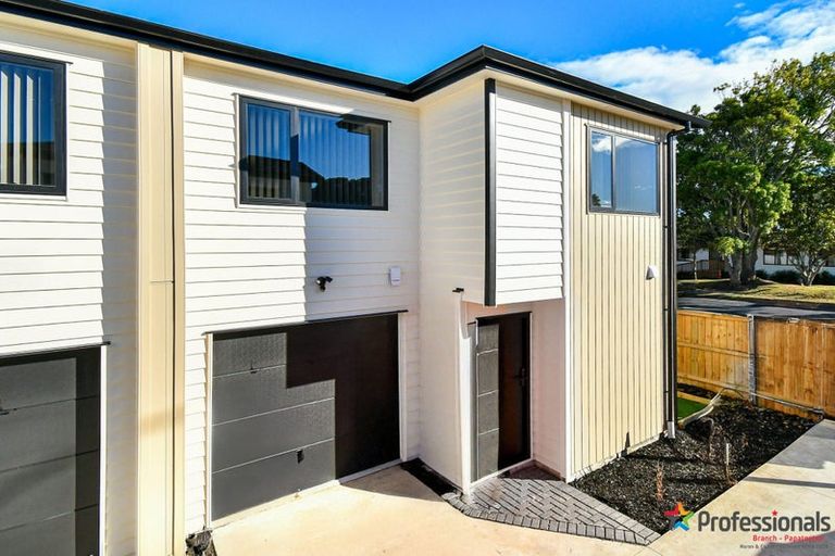 Photo of property in 122a Buckland Road, Mangere East, Auckland, 2024