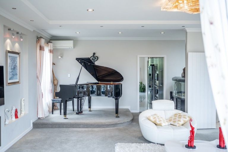 Photo of property in 7 Kinmont Rise, East Tamaki Heights, Auckland, 2016