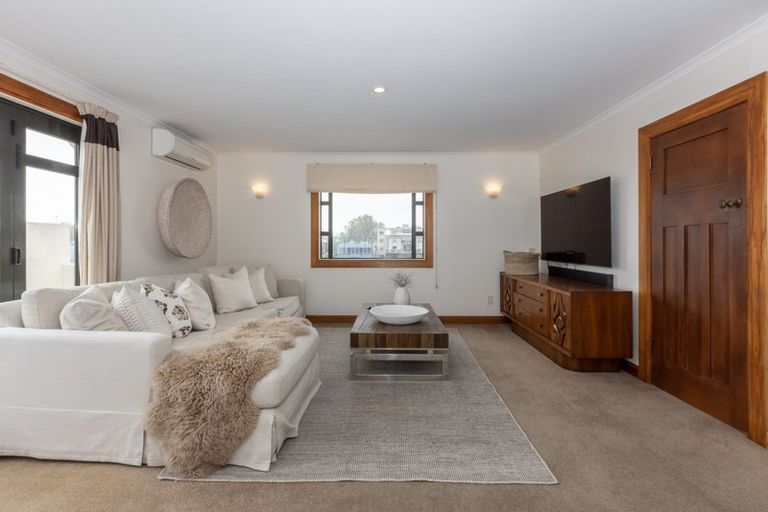 Photo of property in 243 Emerson Street, Napier South, Napier, 4110