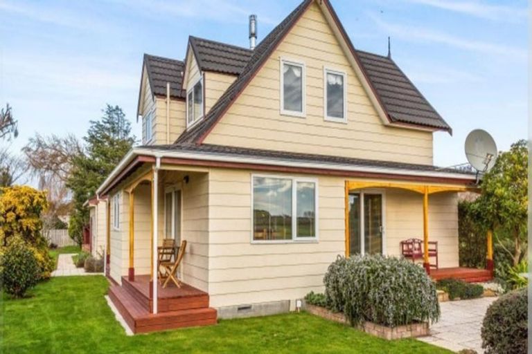 Photo of property in 54 Ketemarae Road, Normanby, Hawera, 4614