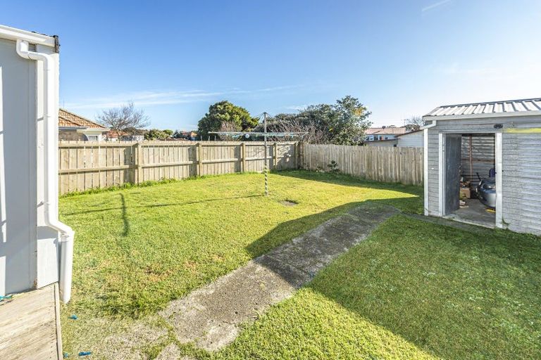 Photo of property in 18 Swiss Avenue, Gonville, Whanganui, 4501