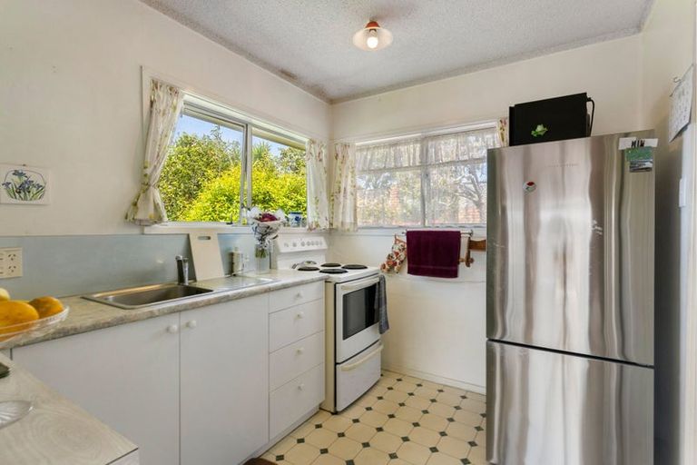 Photo of property in 2/4 Dalwhinnie Parade, Highland Park, Auckland, 2010