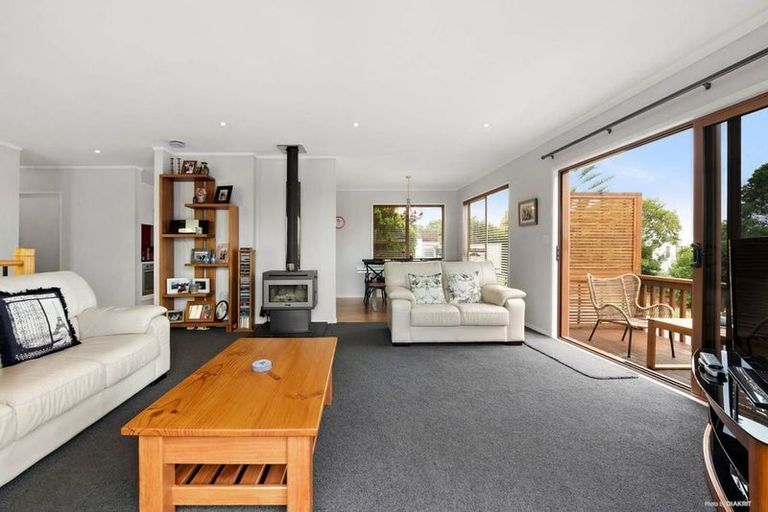 Photo of property in 20 Royal Road, Massey, Auckland, 0614