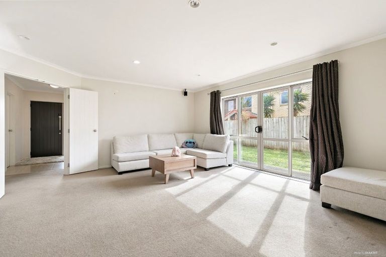 Photo of property in 12 Mulu Place, Fairview Heights, Auckland, 0632
