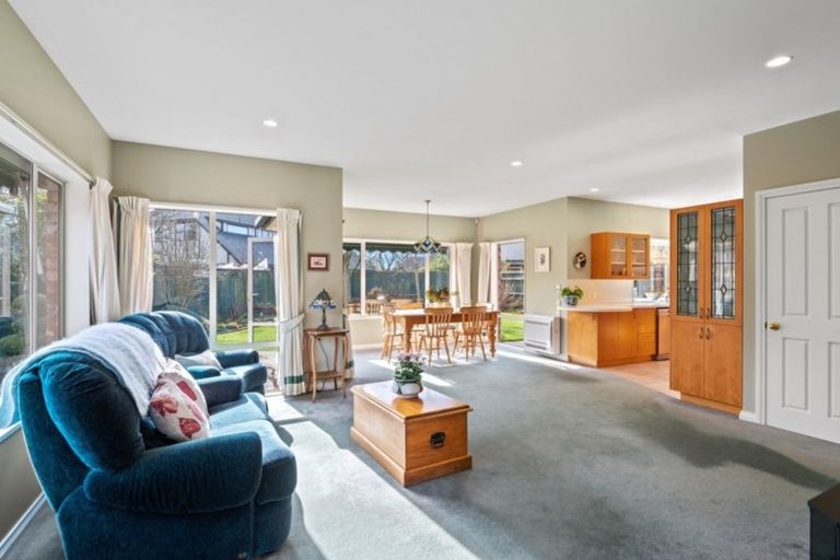 Photo of property in 11 Parkham Drive, Burnside, Christchurch, 8053