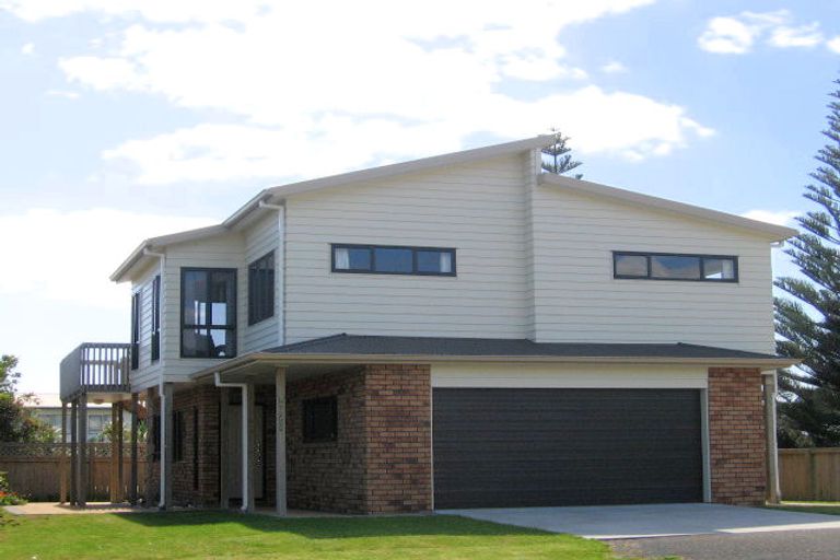 Photo of property in 257 Seaforth Road, Waihi Beach, 3611