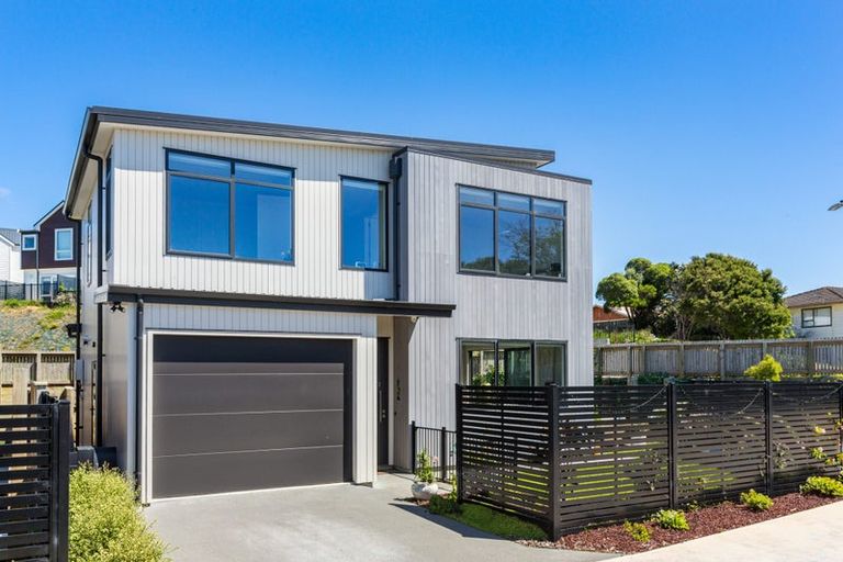 Photo of property in 2 Skysail Lane, Whitby, Porirua, 5024