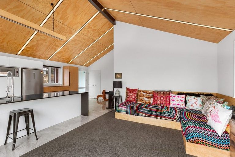 Photo of property in 571 Queen Street East, Levin, 5510