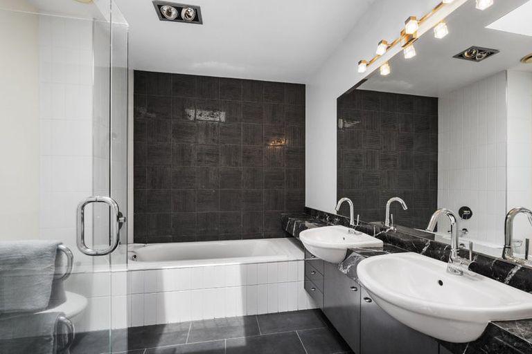 Photo of property in 5/258 Hurstmere Road, Takapuna, Auckland, 0622