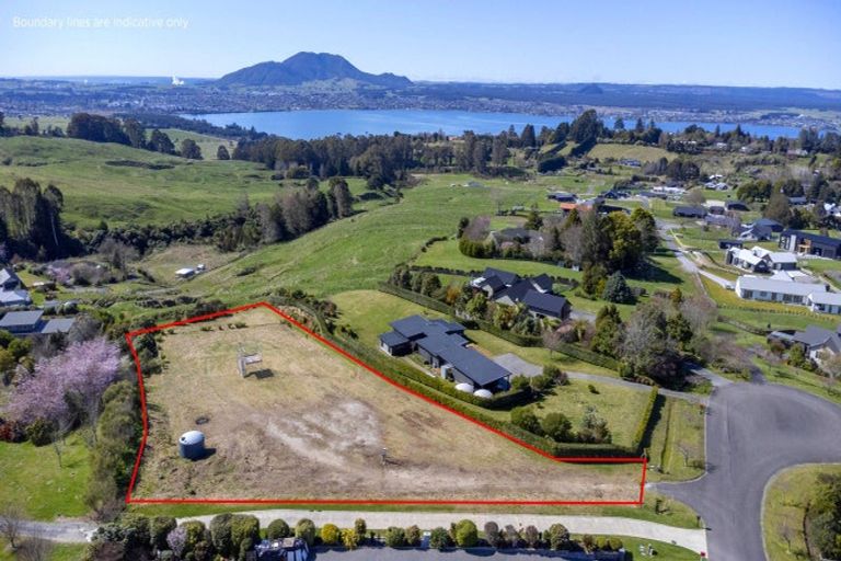 Photo of property in 41 Lomond Grove, Acacia Bay, Taupo, 3385