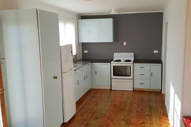 Photo of property in 14a Edinburgh Street, Tuakau, 2121
