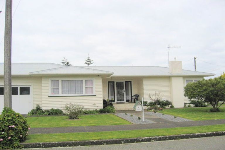 Photo of property in 2 Margaret Street, Levin, 5510