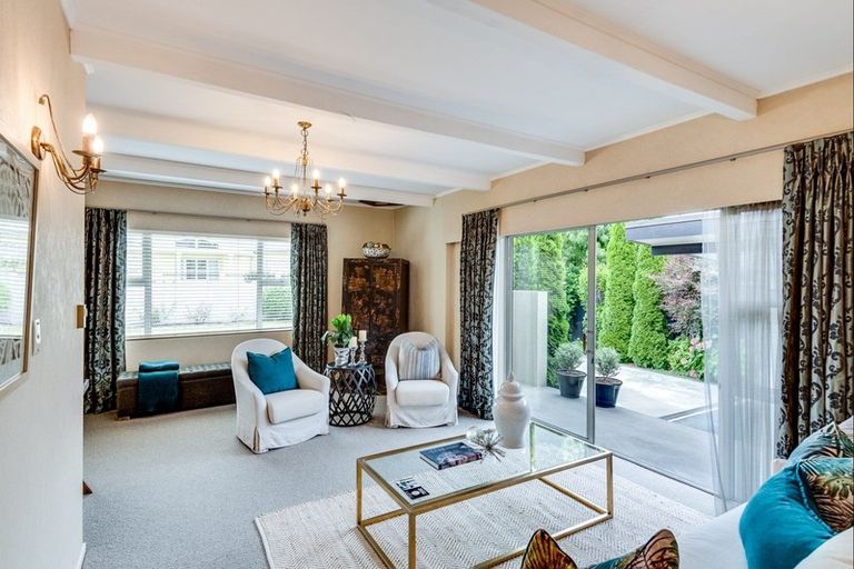 Photo of property in 32 Saint Hill Lane, Havelock North, 4130