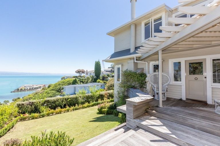 Photo of property in 30 Seapoint Road, Bluff Hill, Napier, 4110