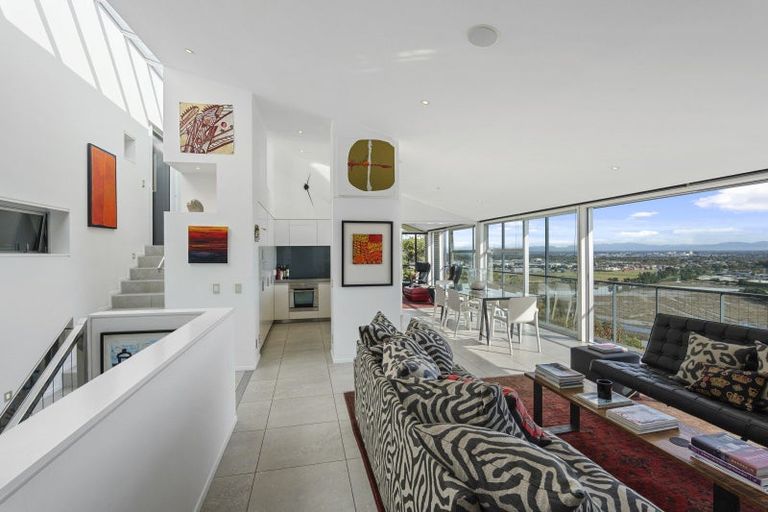 Photo of property in 12a Valley View, Mount Pleasant, Christchurch, 8081