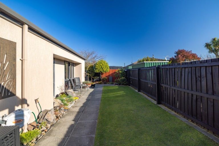 Photo of property in 2/66 Broadhaven Avenue, Parklands, Christchurch, 8083